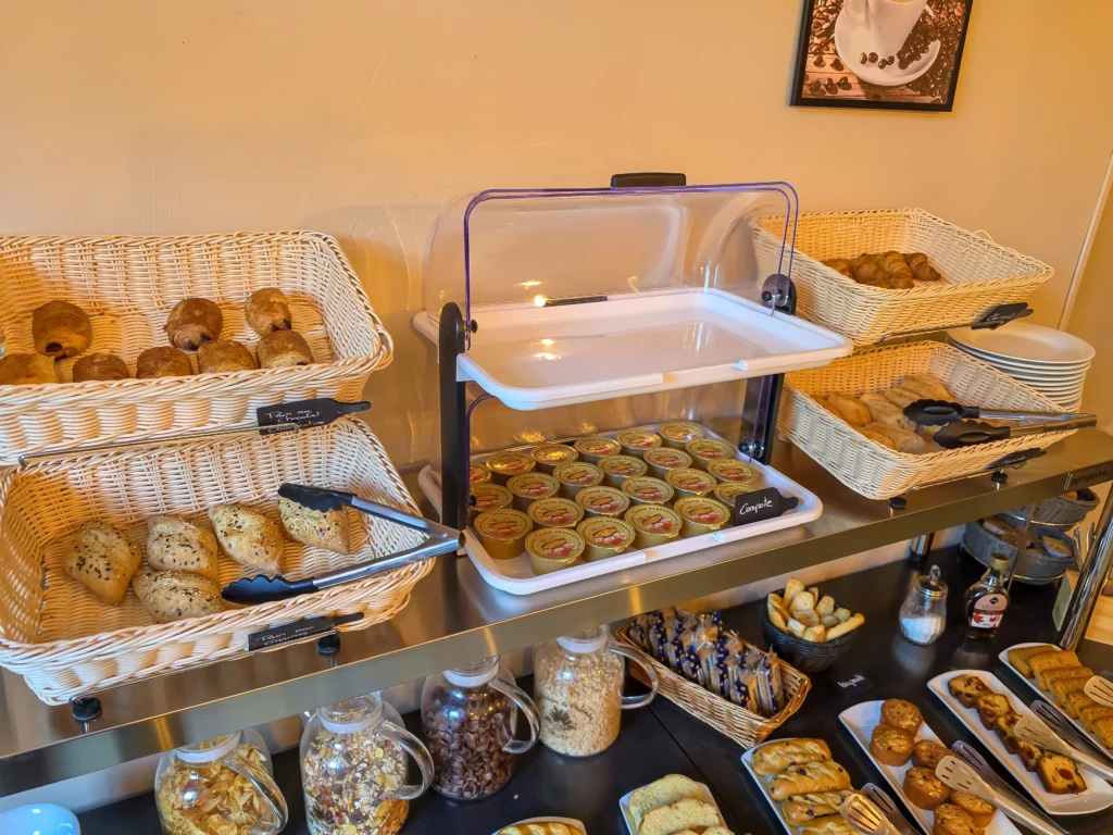 Hôtel du mas petit dejeuner buffet